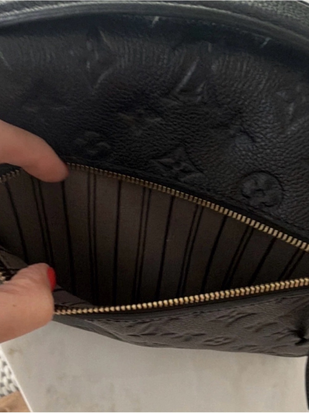 Louis Vuitton Black Monogram Empreinte Pochette Metis with Gold Hardware - Picture 6 of 11